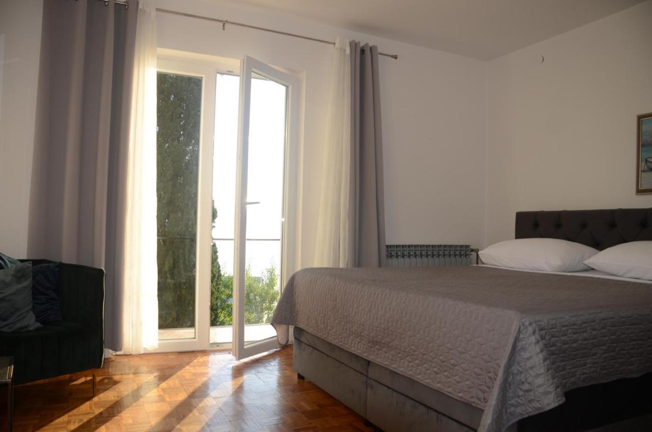 Corina & Franco Apartment Сен Екстериор снимка
