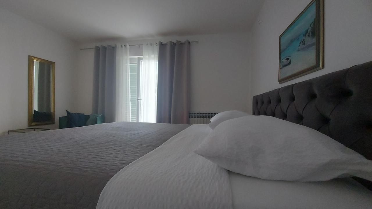 Corina & Franco Apartment Сен Екстериор снимка